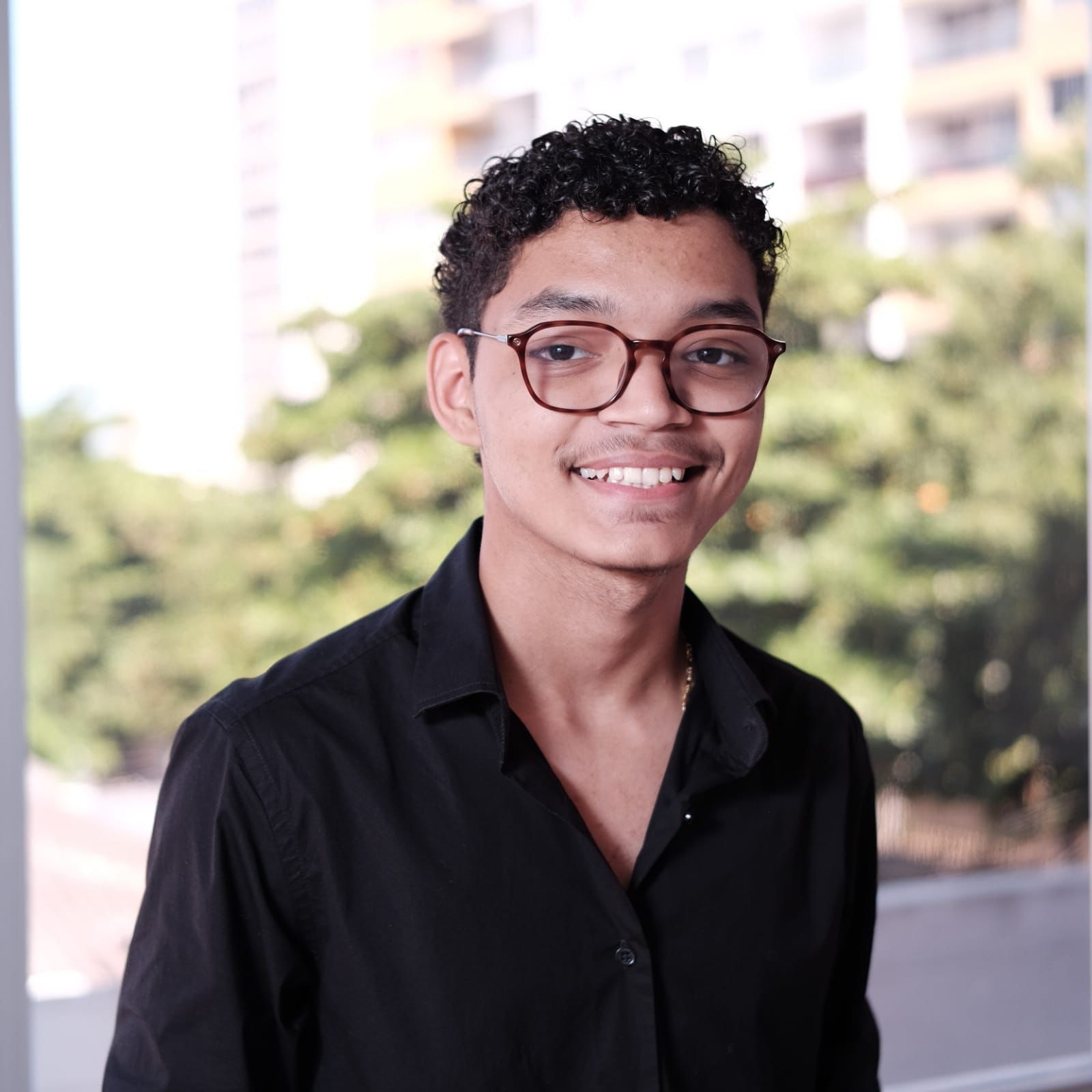 Lucas Alejandro Cueto Orozco <small style="font-size: 12px; font-style: italic">(TL-1226E6)</small>